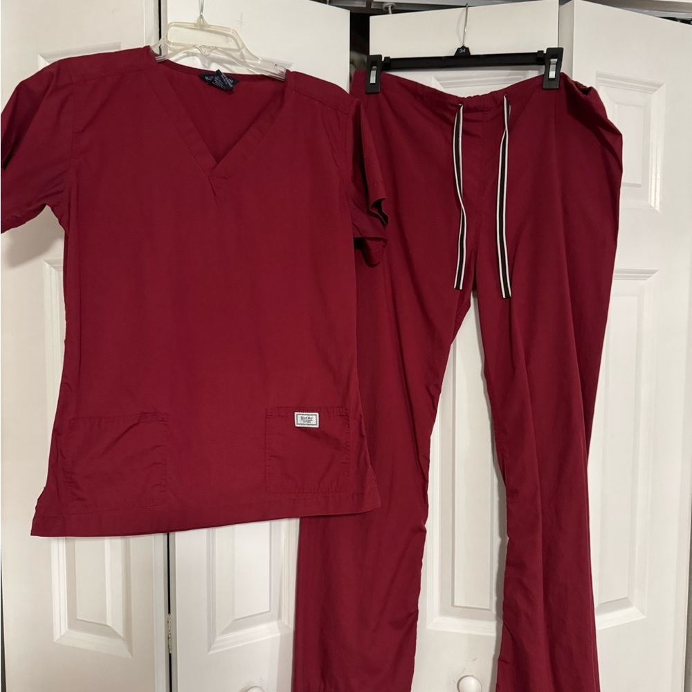 Blue Sky Women's Scrub Set